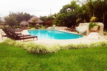 هتل Dwaleni Farm Lodge
