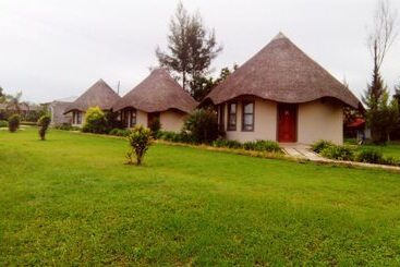 هتل Dwaleni Farm Lodge