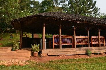 هتل Lake Kitandara Camp