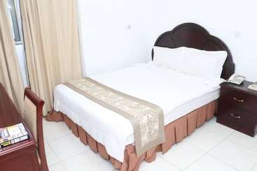هتل Luxury West
