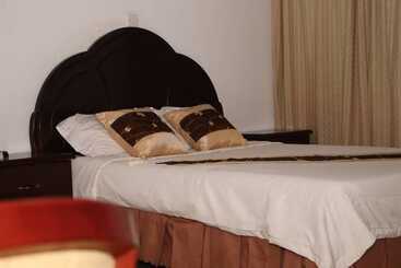 هتل Luxury West