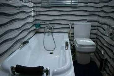 هتل Ralph And Comfort Luxury Suites
