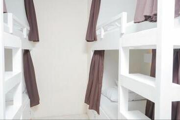 Отель The A Hostel