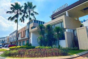 هتل Aloha Guest House   1 Male Only