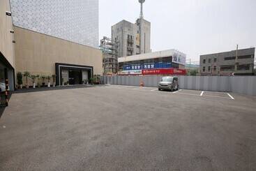 Asan Hotel Cube