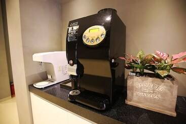 Asan Hotel Cube
