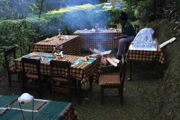 هتل Bwindi View Lodge & Camp Site