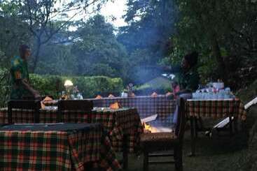 هتل Bwindi View Lodge & Camp Site