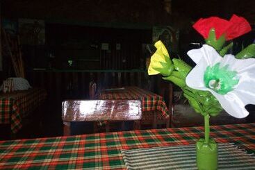 هتل Bwindi View Lodge & Camp Site