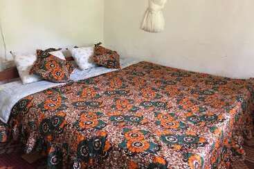 هتل Bwindi View Lodge & Camp Site