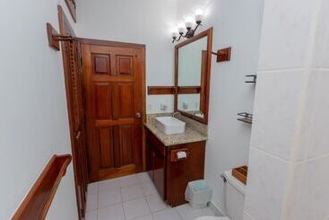 هتل Coral Bay Villas