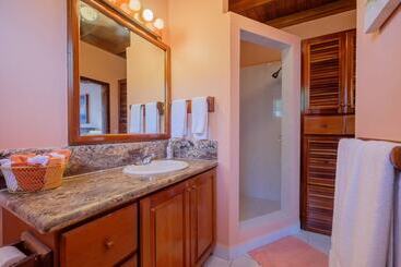 هتل Coral Bay Villas