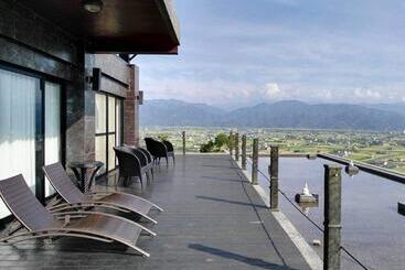 هتل Moonstone Bed And Breakfast