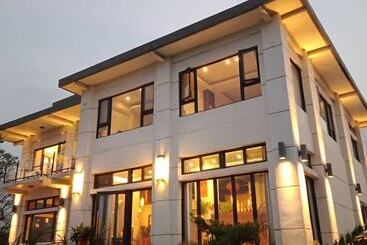 هتل Moonstone Bed And Breakfast
