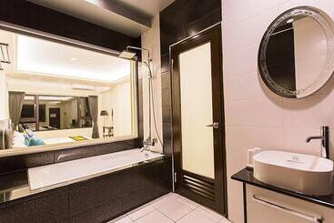 هتل Moonstone Bed And Breakfast