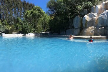 هتل Orchard View Farmstay Retreat