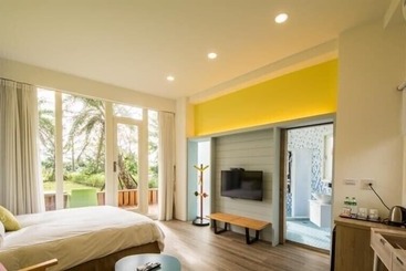هتل The Riverview Retreats