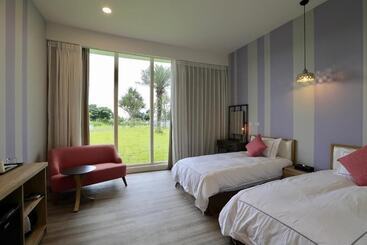 هتل The Riverview Retreats