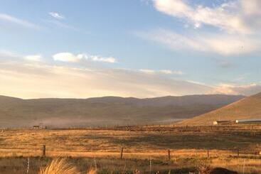 هتل Tussock Lodge Waipiata