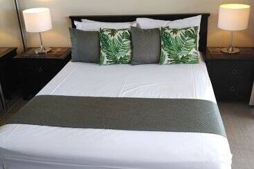 Airlie Central Apartments