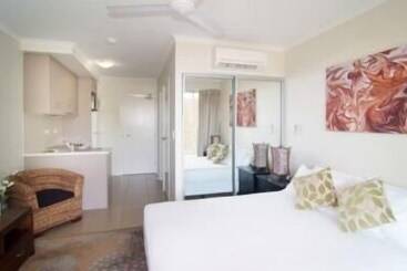 Airlie Central Apartments