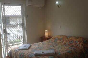 Bayshores Holiday Apartments