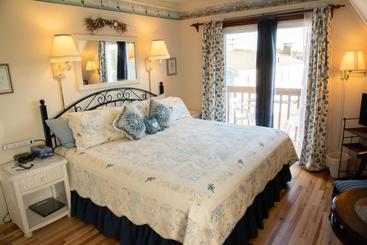 Bed and Breakfast A Cape Cod Ocean Manor Inn