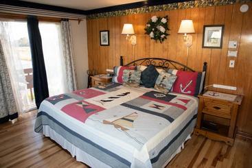 Bed and Breakfast A Cape Cod Ocean Manor Inn