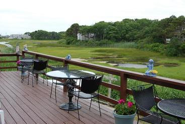 Bed and Breakfast A Cape Cod Ocean Manor Inn