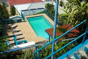 تختخواب و صبحانه Galleon House