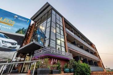 住宿加早餐  Kingsford Riverside Inn