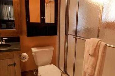 تختخواب و صبحانه Sweetwater Branch Inn