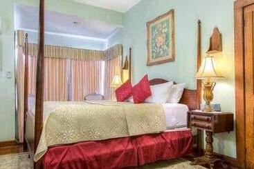 تختخواب و صبحانه Sweetwater Branch Inn