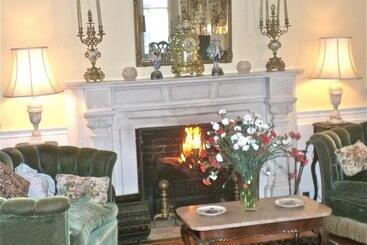 Bed and Breakfast Whistler's Inn