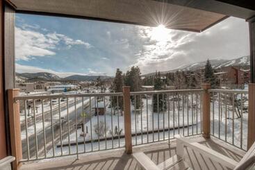 هتل Breckenridge Ski Hideaway