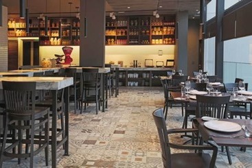 هتل Cumbres Lastarria
