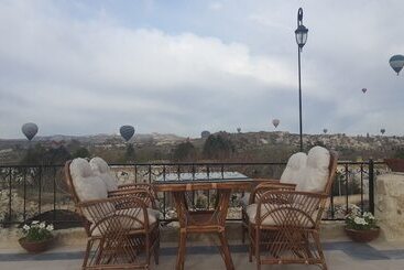 هتل Golden Cave Suites