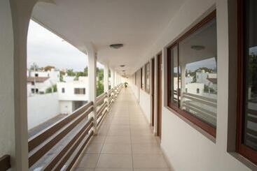 هتل La Riviera