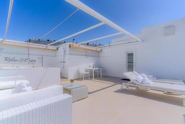 هتل Lani S Suites De Luxe   Adults Only