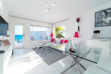 هتل Lani S Suites De Luxe   Adults Only