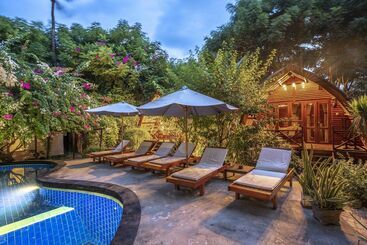 هتل Manta Dive Resort Gili Air
