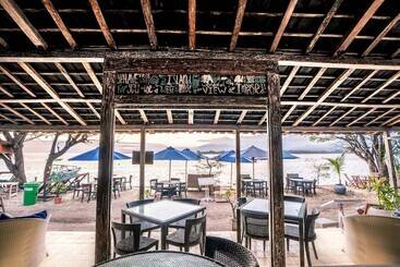 هتل Manta Dive Resort Gili Air