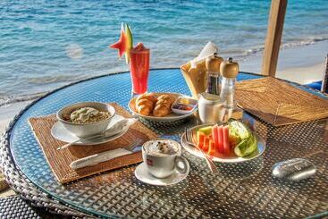 هتل Manta Dive Resort Gili Air