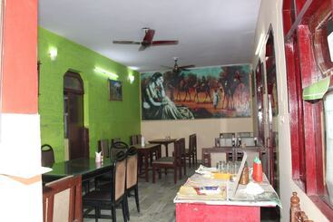 هتل Raj Bed & Breakfast