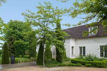 Hôtel Domaine De Bellevue, The Originals Relais