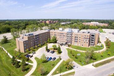 هتل Residence & Conference Centre Windsor