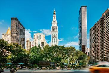 هتل The New York Edition