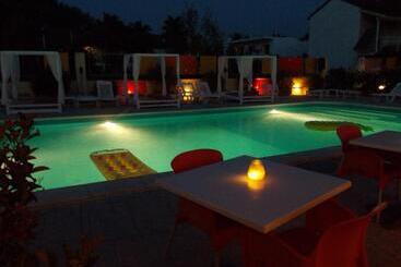 Antony S Complex