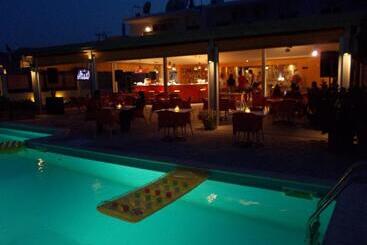 Antony S Complex