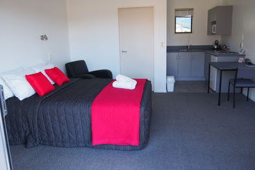 Linkwater Motel And Backpackers